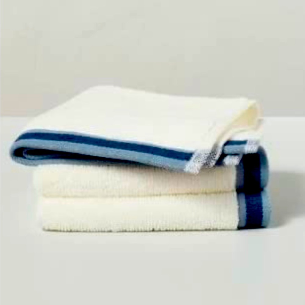 Bath hand towels - Picture 1 of 2